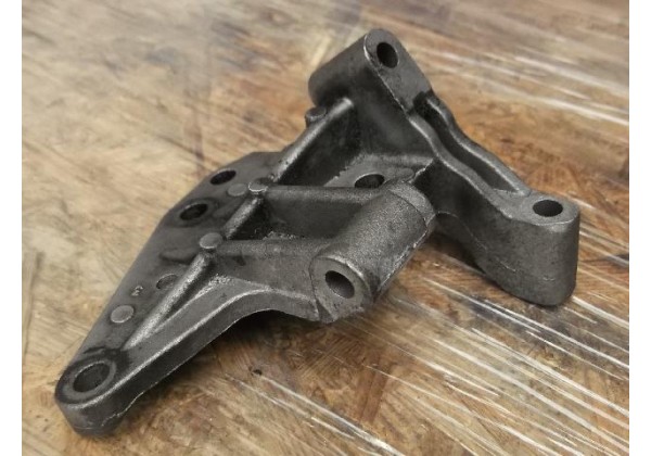 Кронштейн двигуна Peugeot, Citroen 1.6 hdi, 25365224